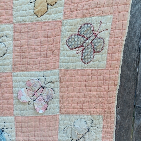 Vintage Butterfly Hand Quilted Quilt - Picture 15 of 16